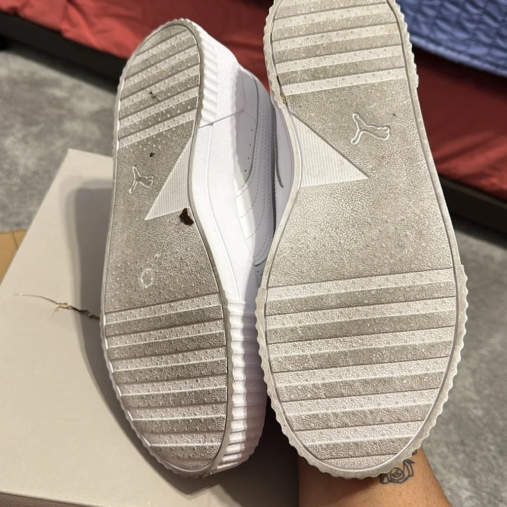 Ladies PUMA sneakers size 9 - Picture 7 of 7